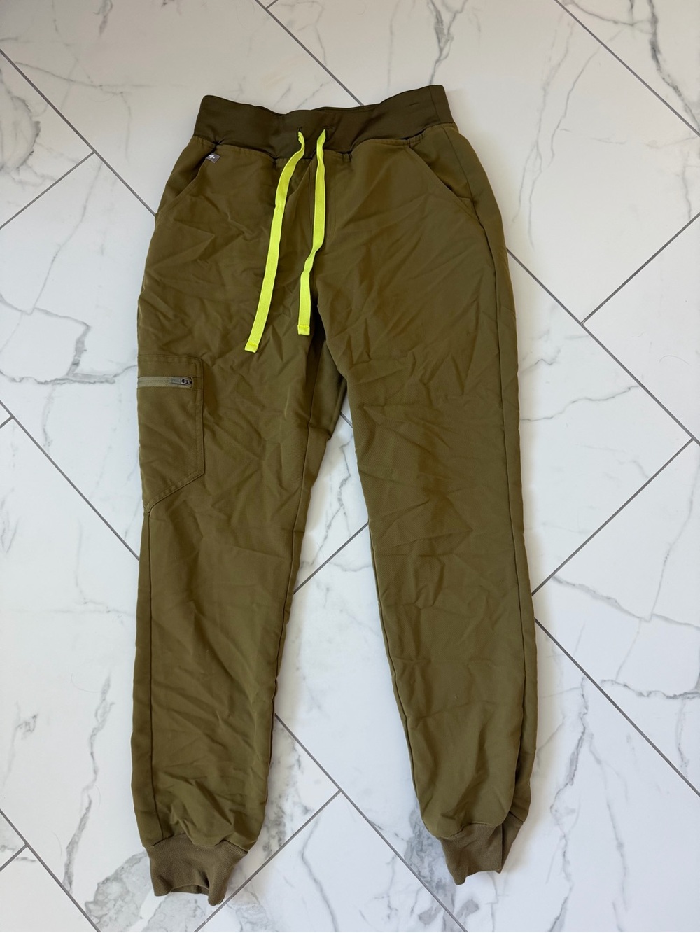 FIGS High-Waisted Zamora Jogger Scrub Pants for women- Size Small